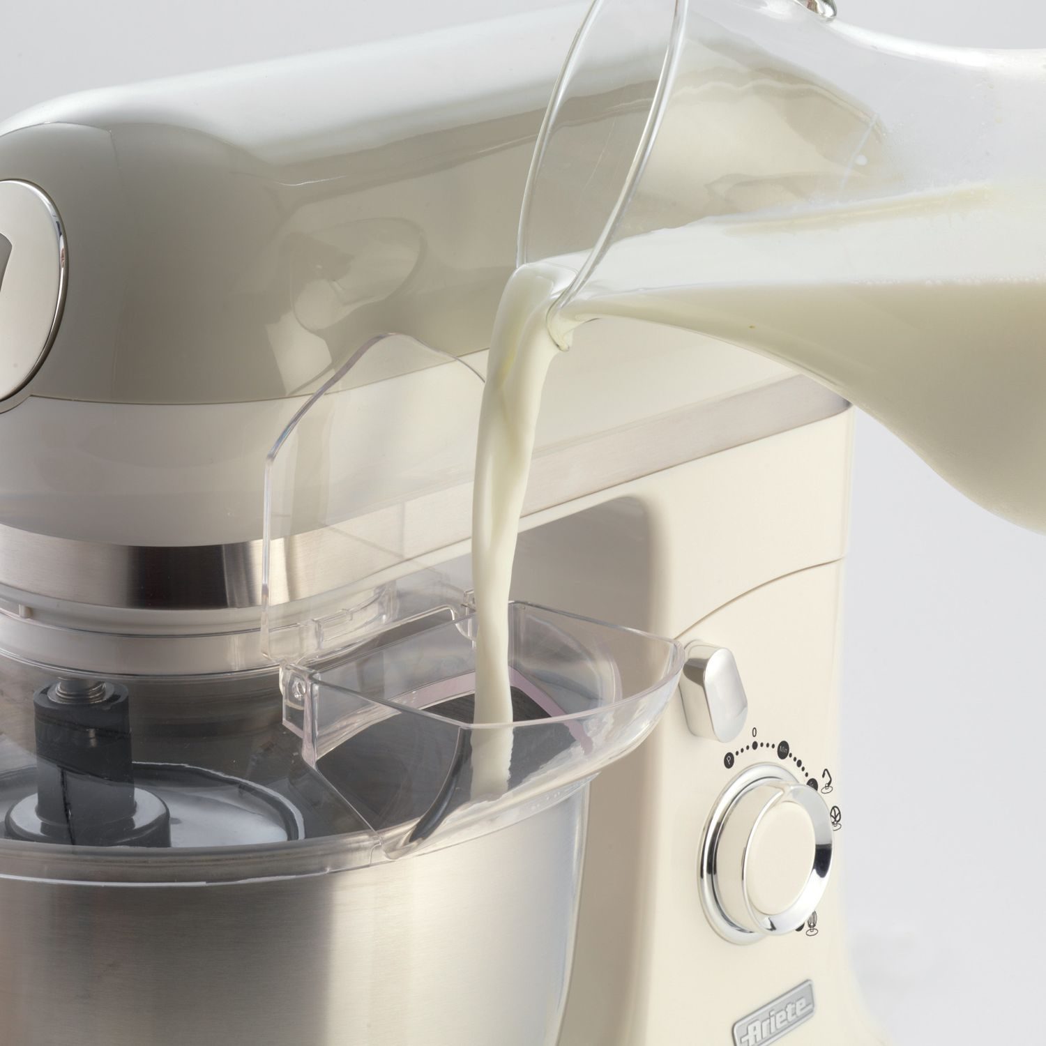 ARIETE 1588.BG Vintage bézs konyhai robotgép, 5,5 l, 2400 W – 4. kép