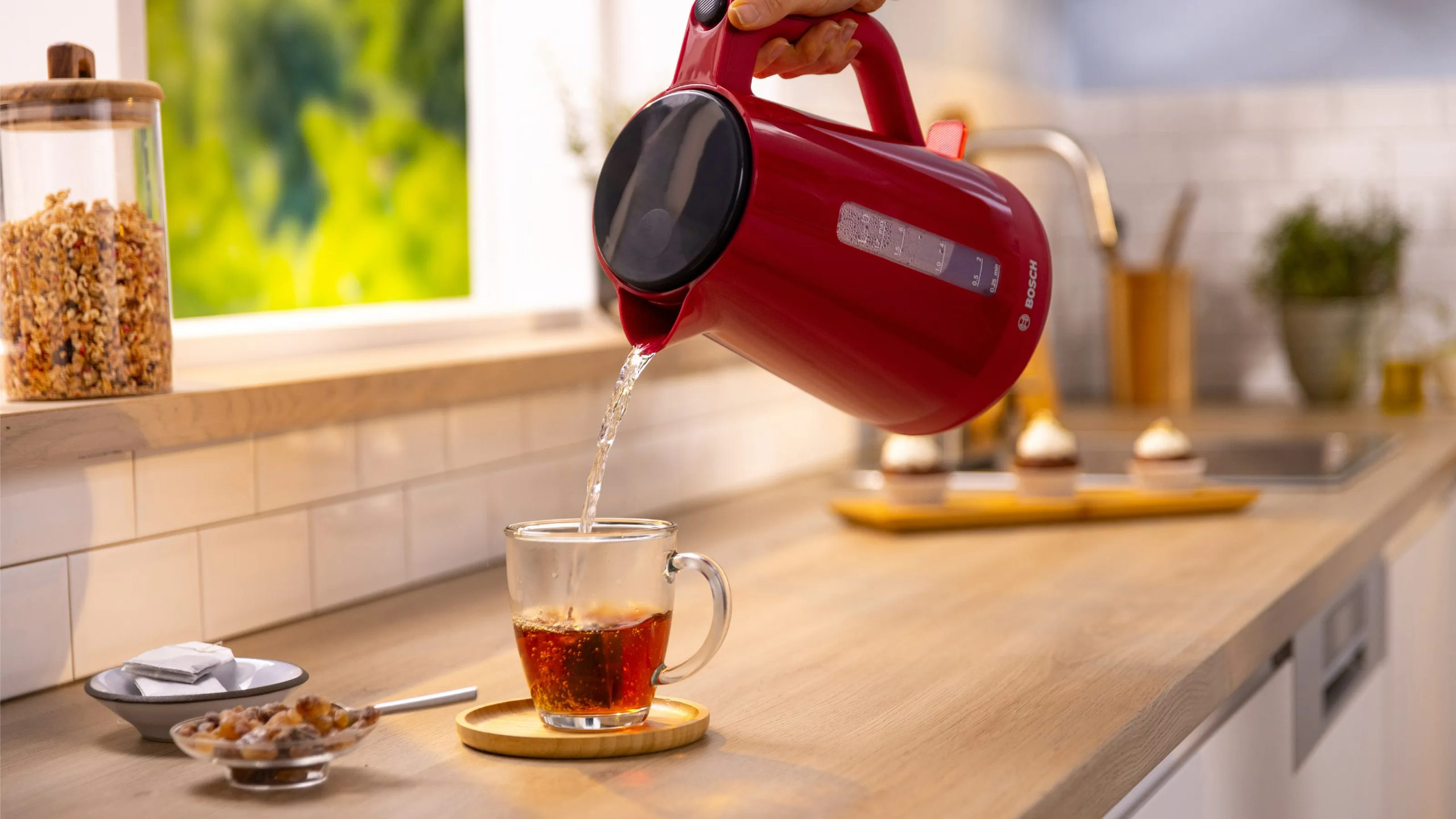BOSCH TWK1M124 MyMoment vízforraló, 2400 W, 1,7 l, mélypiros – 5. kép