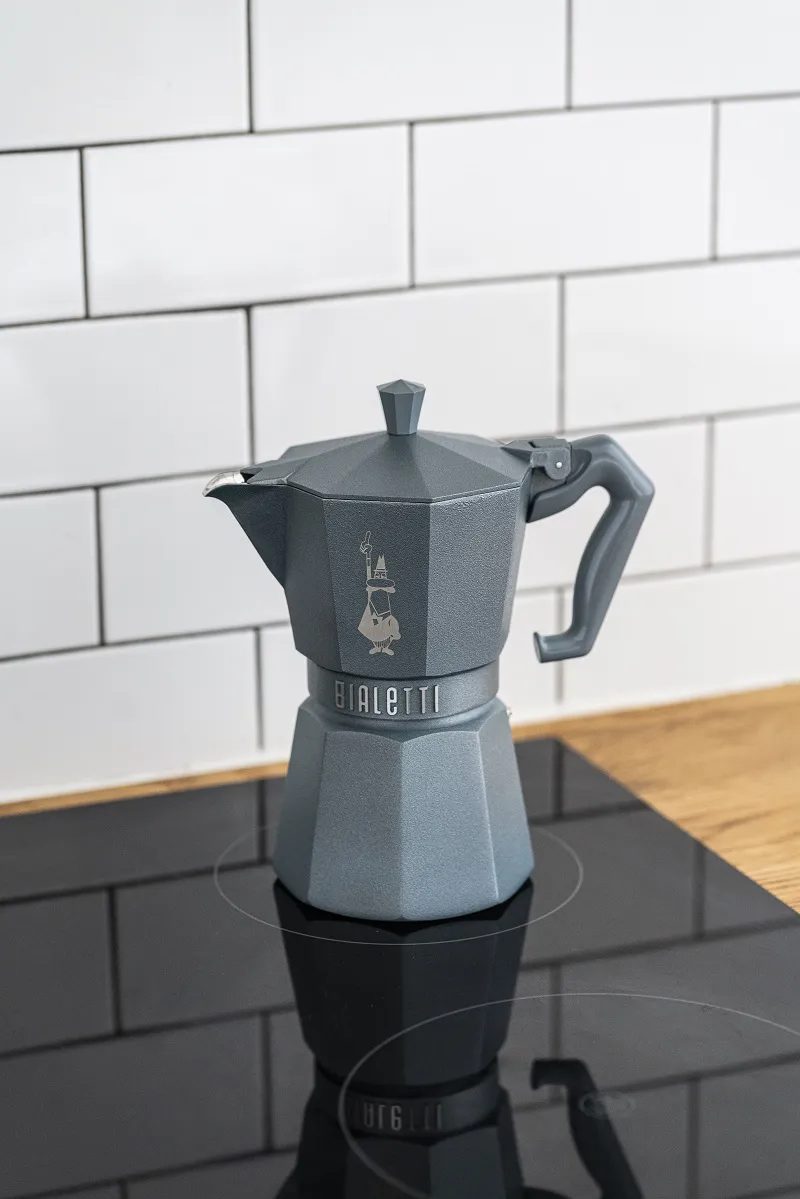 BIALETTI 9076 Moka Exclusive indukciós kotyogós kávéfőző, szürke, 6 adagos – 2. kép