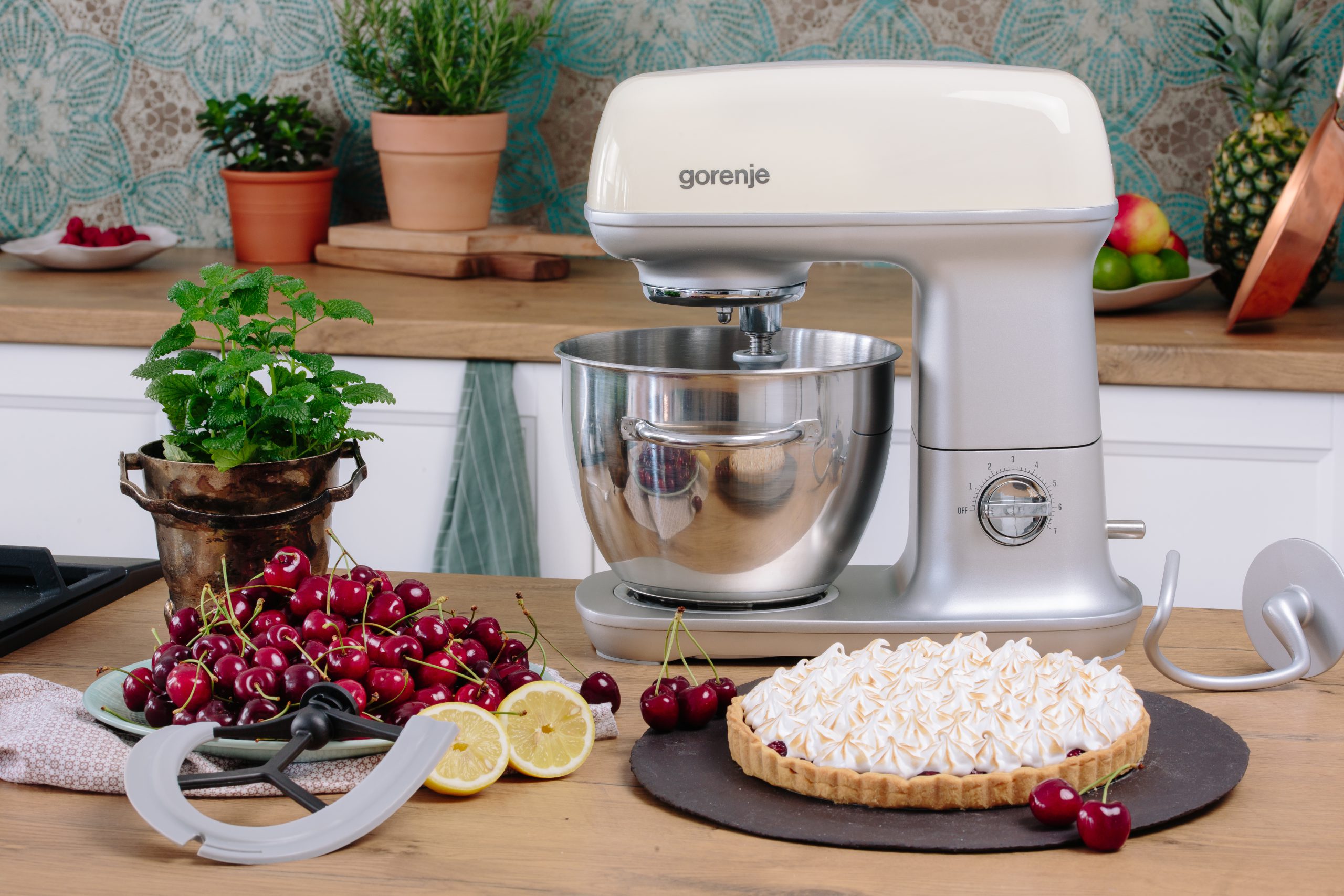GORENJE MMC1000RL 1000 W-os konyhai robotgép 4,5 literes tállal – 3. kép