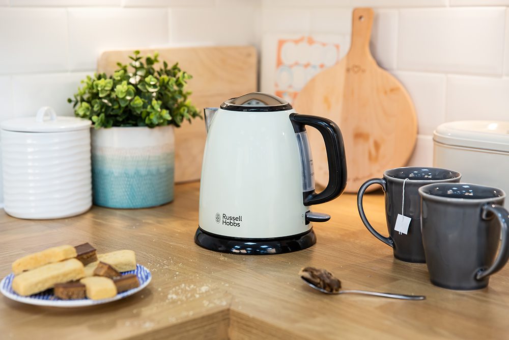 RUSSELL HOBBS 24994-70/RH Colours+ Mini krémszínű vízforraló – 7. kép