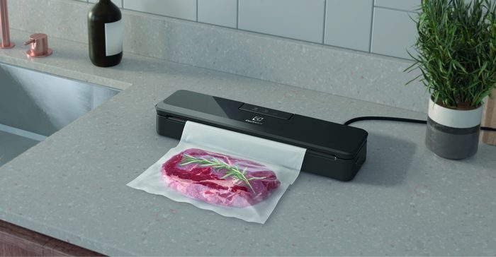 ELECTROLUX E4VS1-4AG Create 4 kompakt vákuumozó gép 10 db 20 × 30 cm-es tasakkal – 3. kép