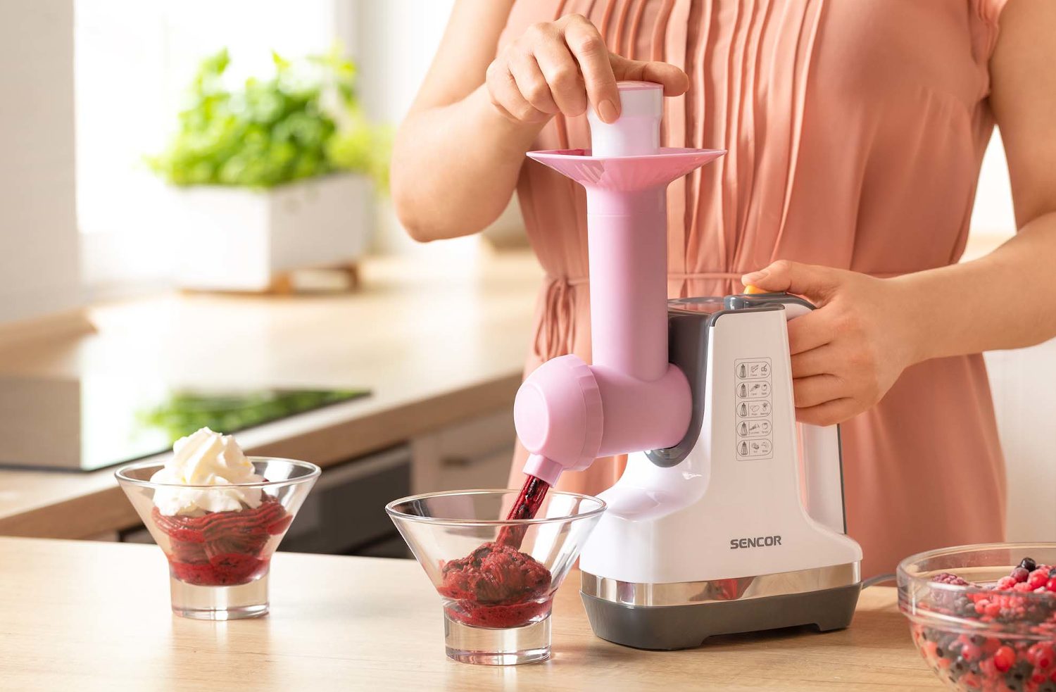 SENCOR SSG 4500WH elektromos szeletelő, reszelő és fagylaltkészítő – 3. kép