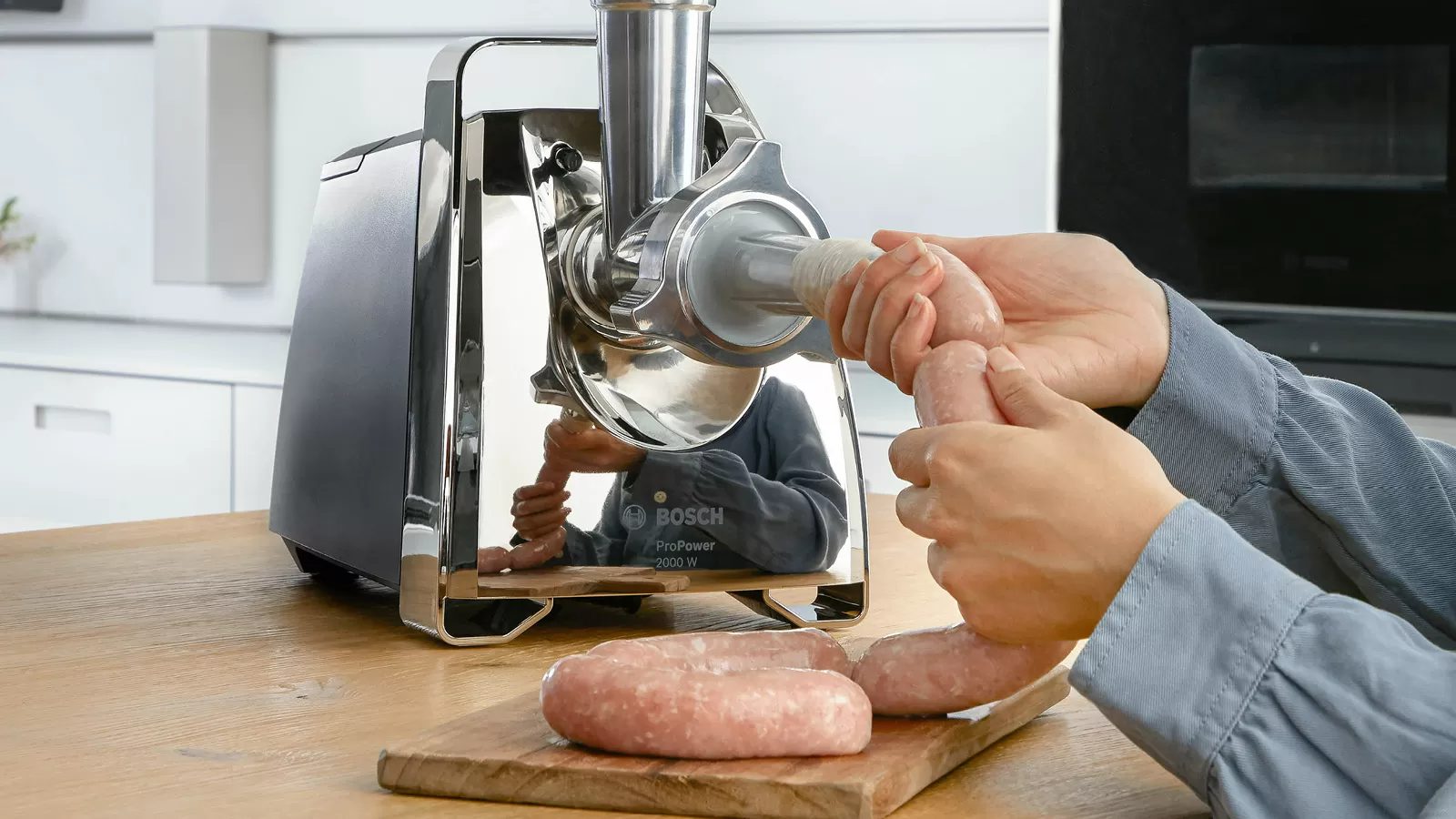 BOSCH MFW67440 húsdaráló 2000 W-os csúcsteljesítménnyel és reszelőfeltéttel – 4. kép