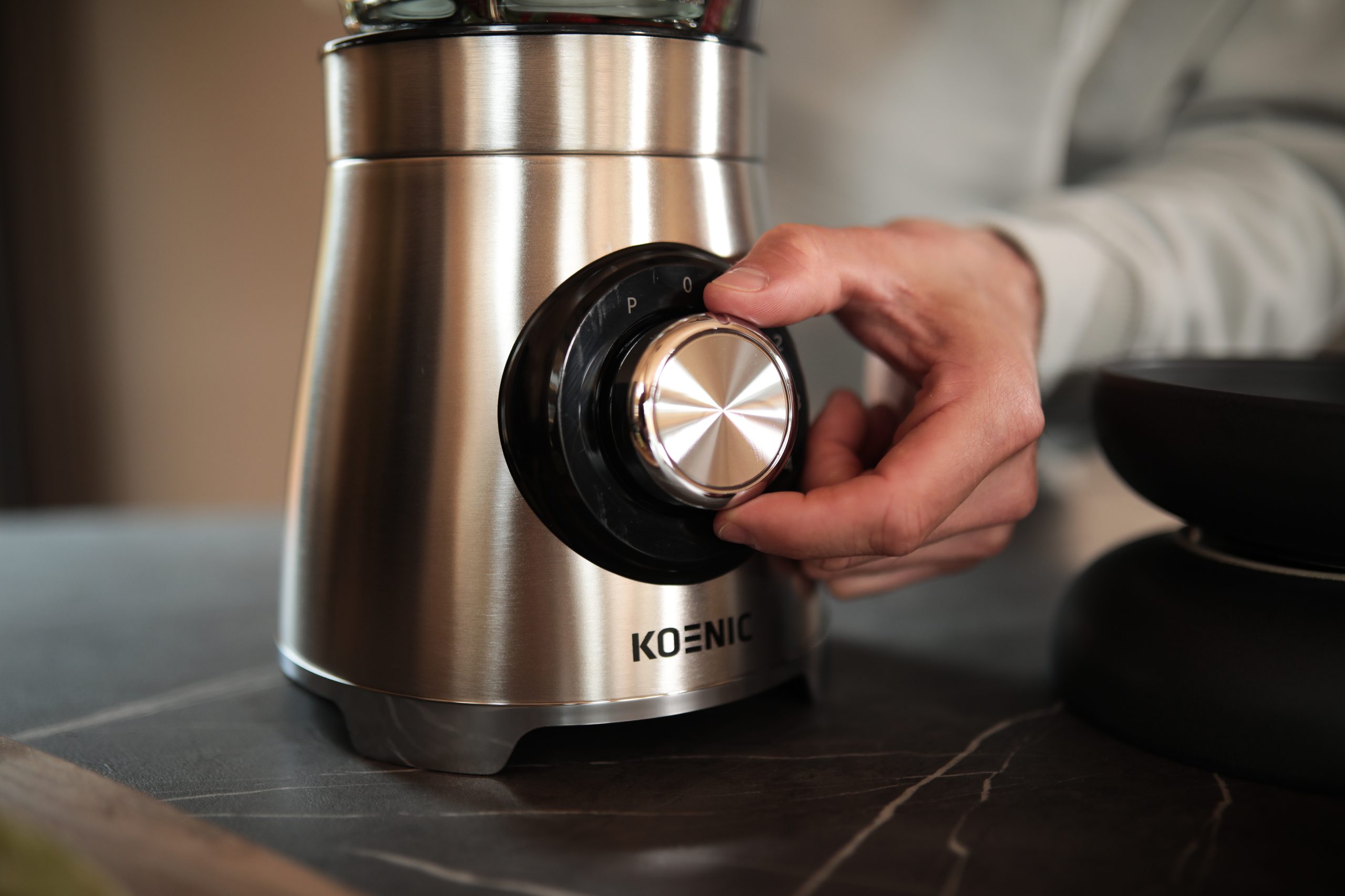 KOENIC KBL 10521 M 1000 W-os turmixgép 1,7 literes üvegkehellyel – 8. kép