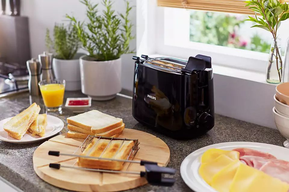PHILIPS HD2583/90 Daily Collection kenyérpirító, 600 W, fekete – 2. kép