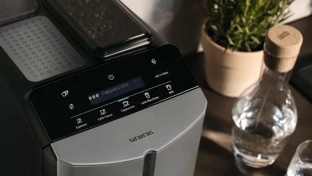 SIEMENS TF305E04 EQ300 automata kávéfőző 15 bar nyomással és tejhabosítóval – 2. kép