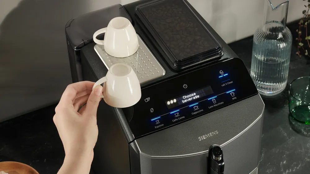 SIEMENS TF305E04 EQ300 automata kávéfőző 15 bar nyomással és tejhabosítóval – 7. kép