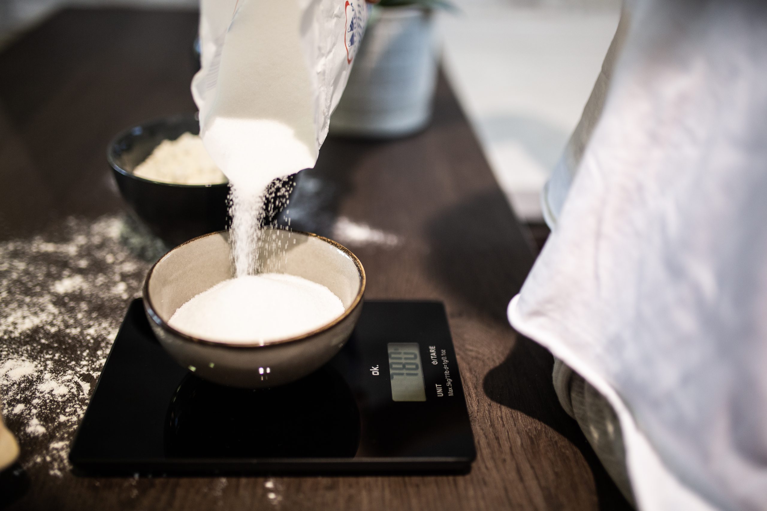 OK. OKS 3220 fekete konyhai mérleg, 5 kg-os kapacitással – 3. kép