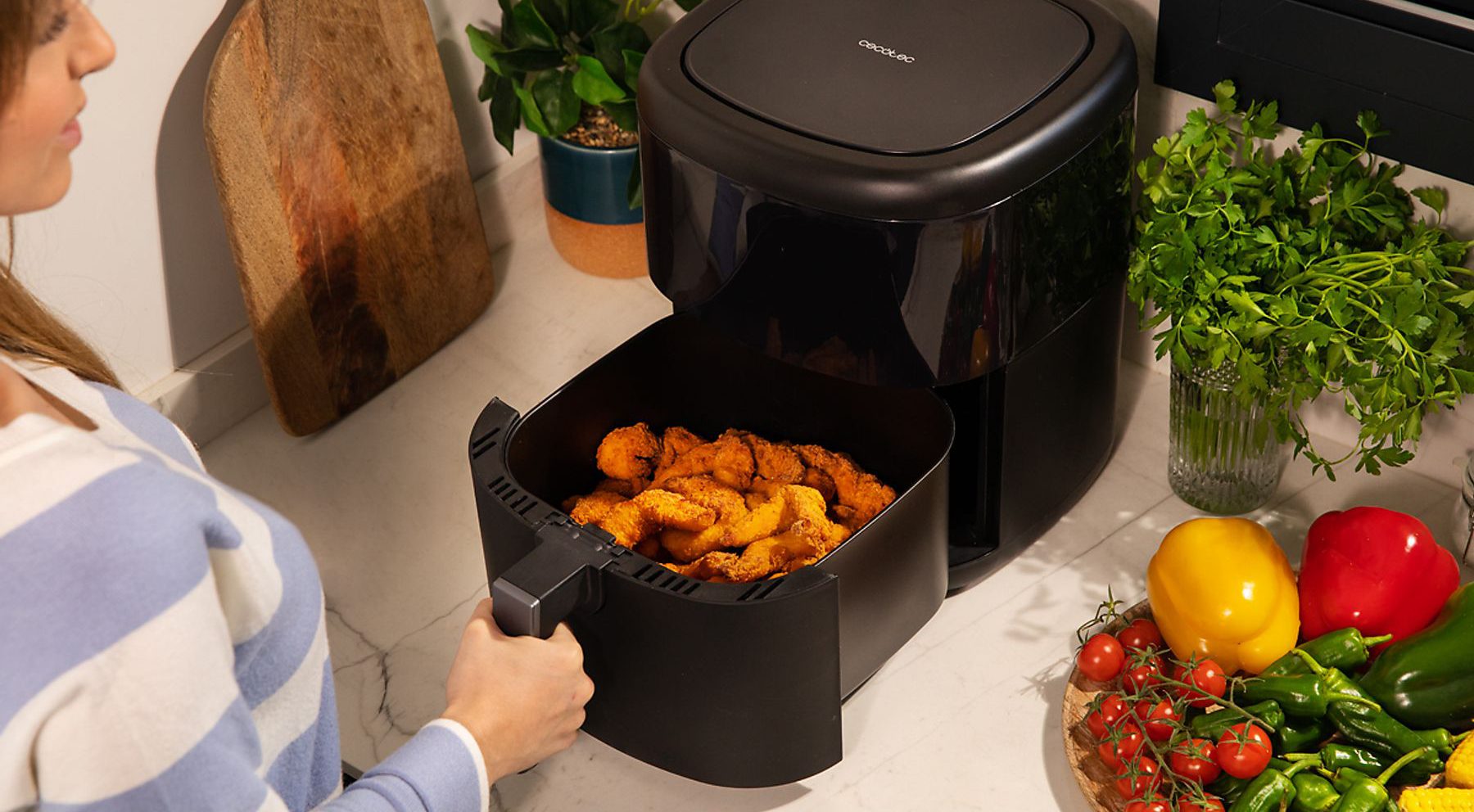 CECOTEC 4992 Cecofry Bombastik 6000 forrólevegős sütő 6 literes kosárral – 4. kép