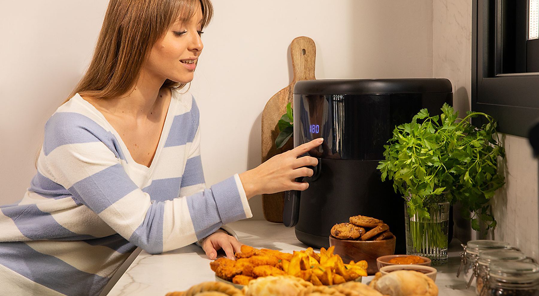 CECOTEC 4992 Cecofry Bombastik 6000 forrólevegős sütő 6 literes kosárral – 6. kép