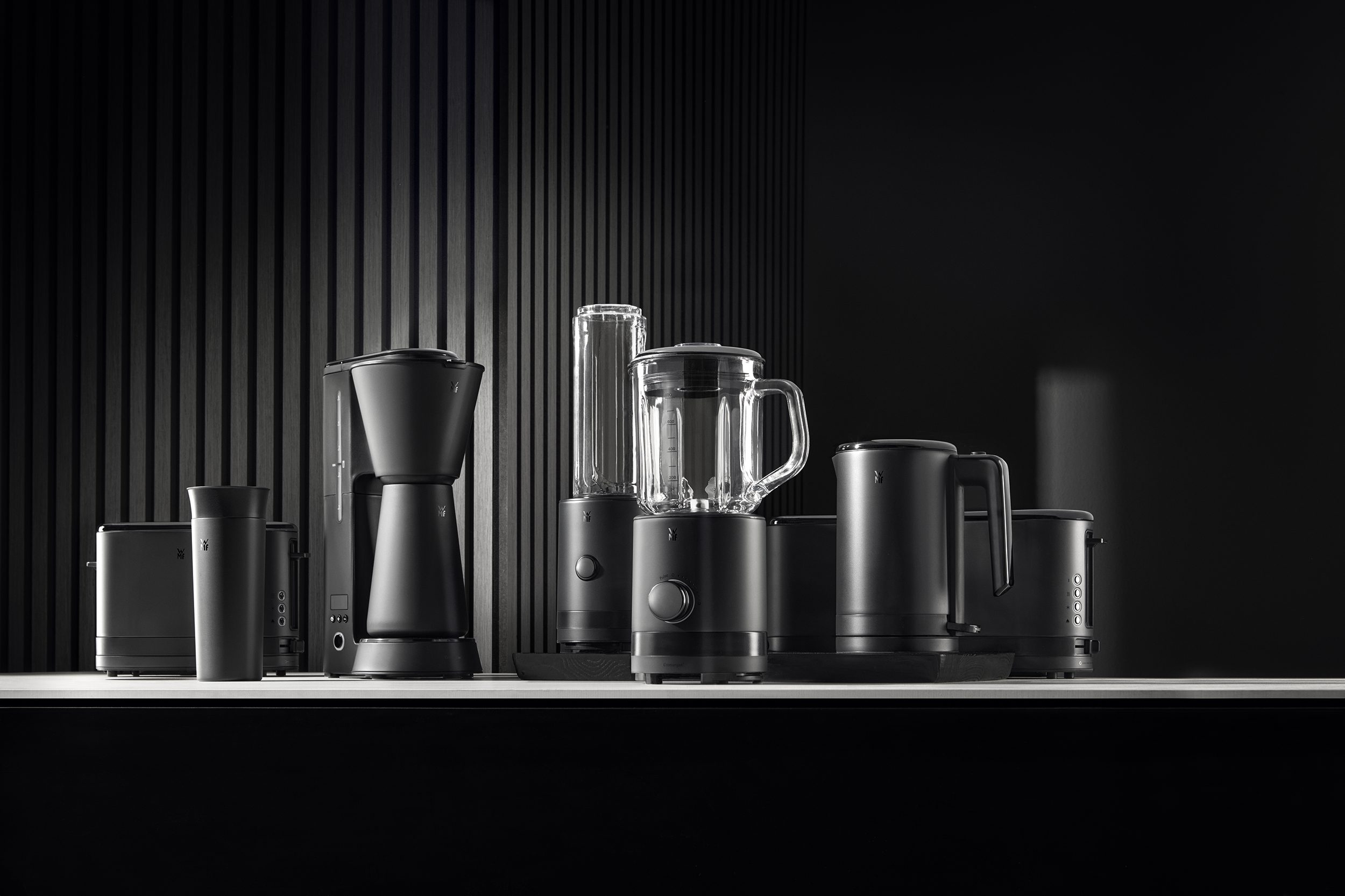 WMF KITCHENminis® egynyílásos fekete kenyérpirító, 600 W – 7. kép