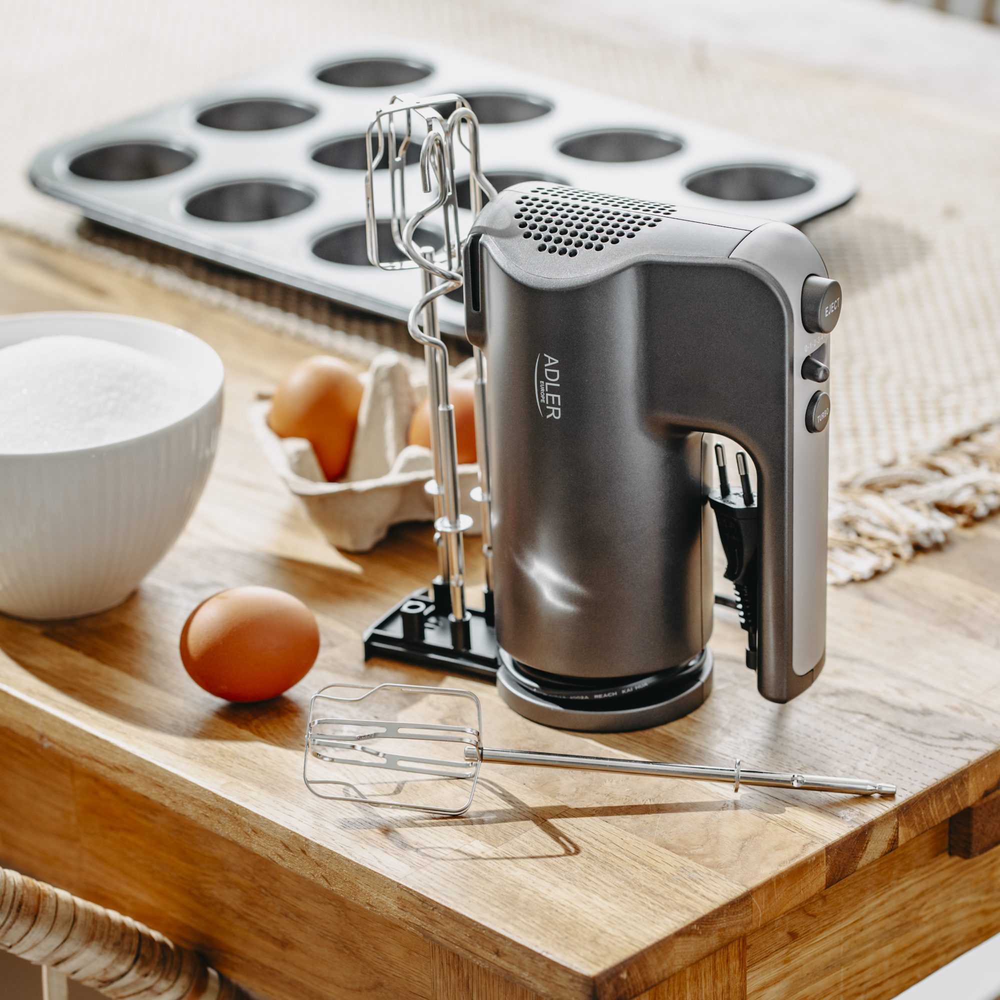 ADLER AD4230 kézi mixer 5 fokozattal és tartozéktálcával – 7. kép