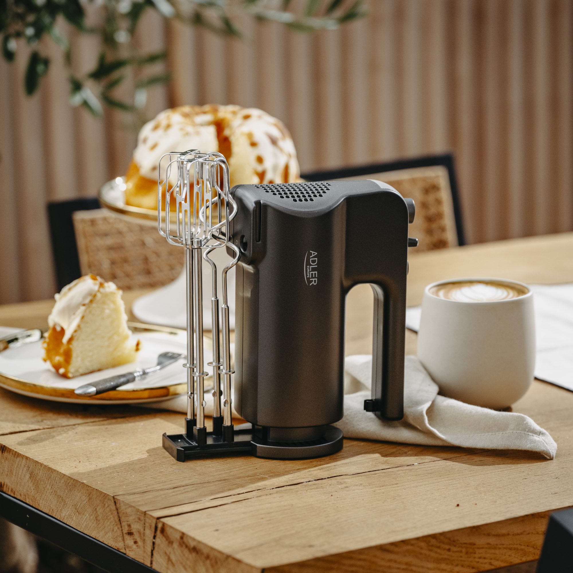 ADLER AD4230 kézi mixer 5 fokozattal és tartozéktálcával – 9. kép