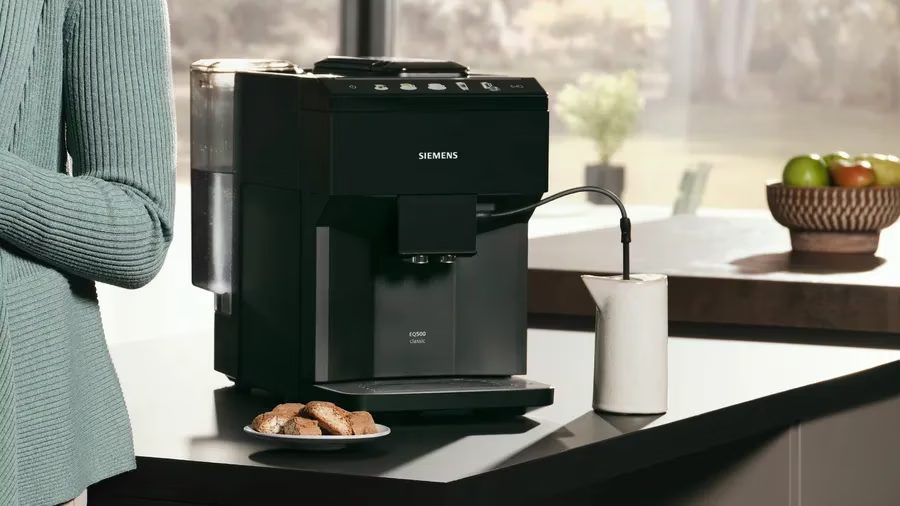 SIEMENS TP511R09 EQ500 automata kávéfőző, 15 baros pumpával és kerámia őrlővel, zongorafekete – 2. kép