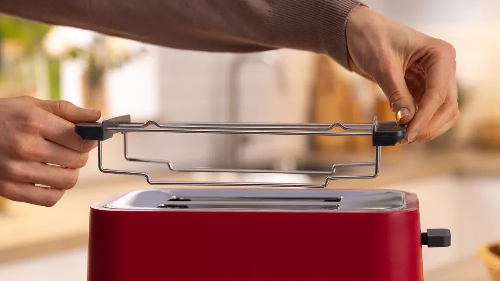 BOSCH TAT4M224 DesignLine kenyérpirító, 950 W, piros fémházzal – 8. kép
