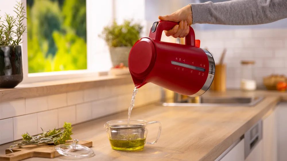BOSCH TWK4M224 DesignLine piros vízforraló, 2400 W, 1,7 l – 8. kép